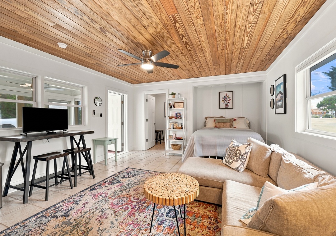 namaSTAY | Living Area