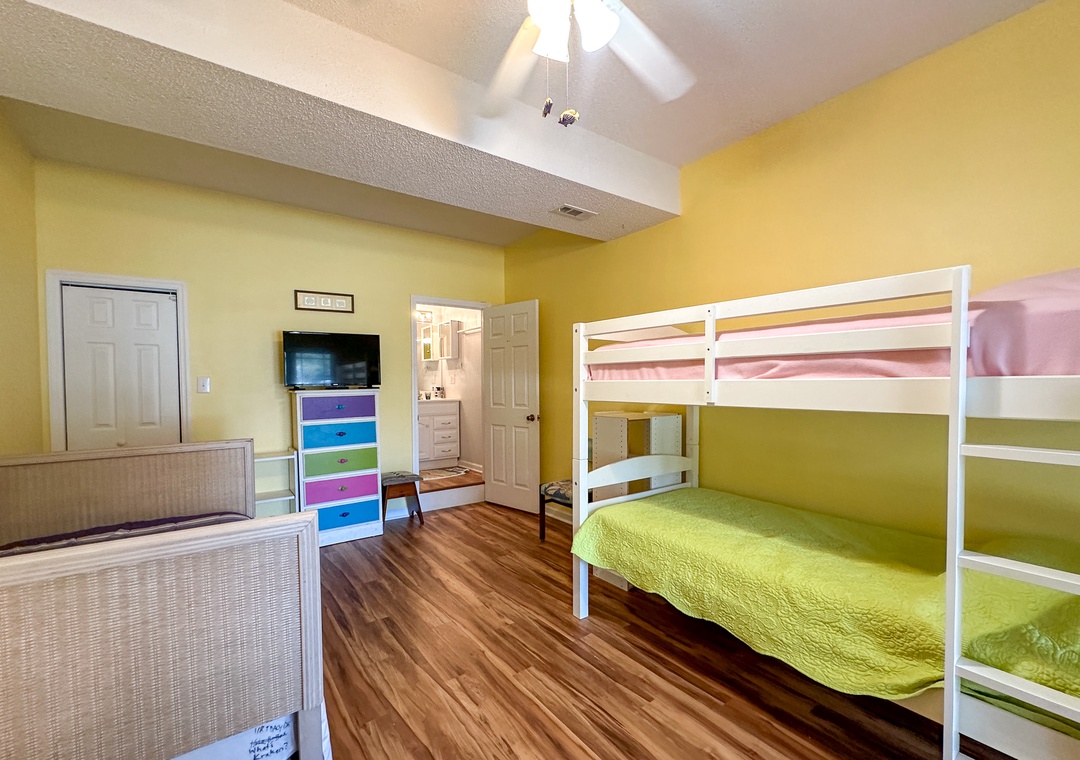 Bunk and twin room