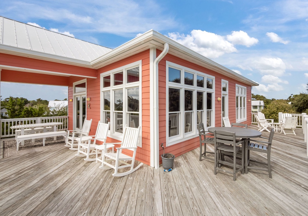 Top Floor Deck!