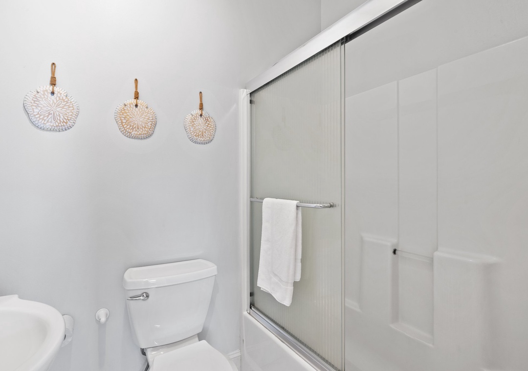 2nd floor King bath