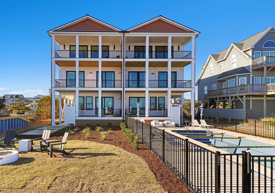 Sea Spray East | Rear Exterior