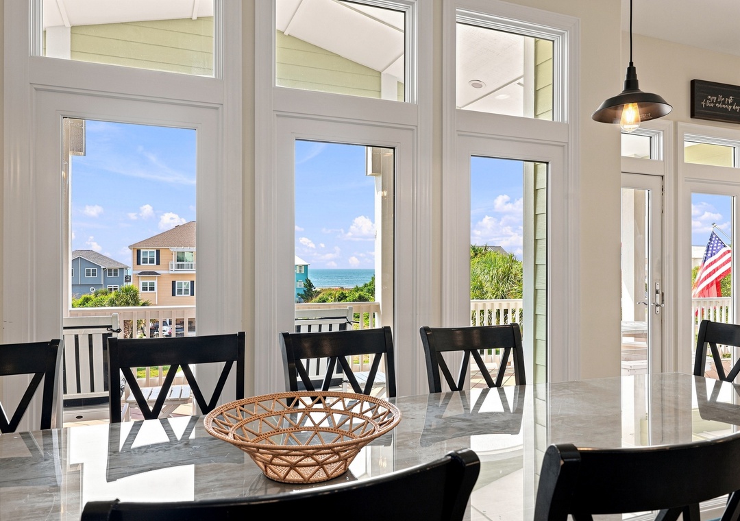 Sea Dream | Top Level Dining Area