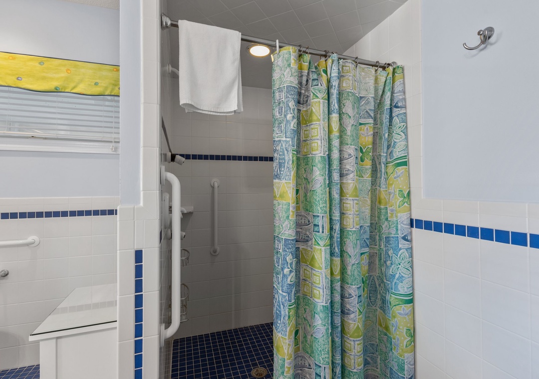 Ground Floor Queen Room Roll in Shower