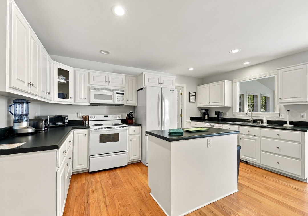 SpinAway | Ground Level Kitchen