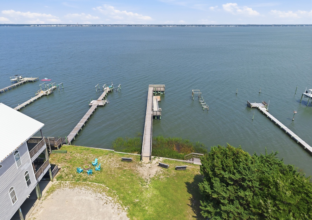 Emerality | Public Pier