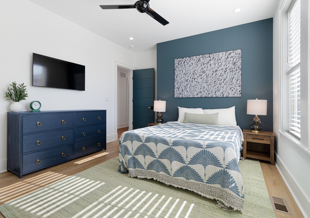 Sea Spray West | Queen Bedroom