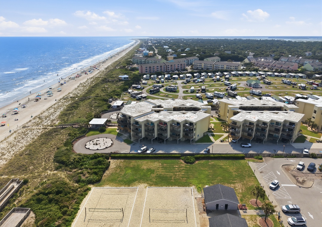 Char’s Cozy Condo | Community and Ocean