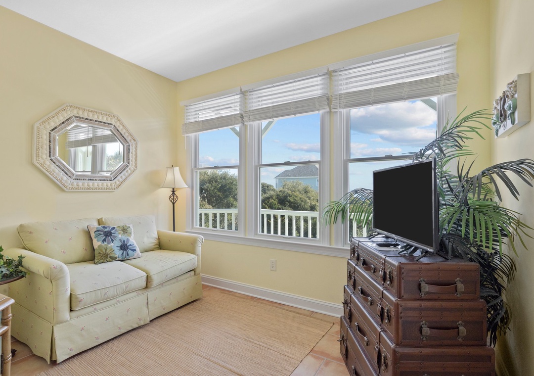 Primary King Suite Siting Area (Pull Out Couch)