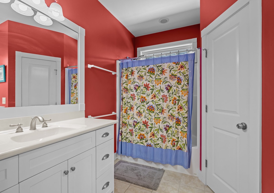 2nd Floor Hall Bath