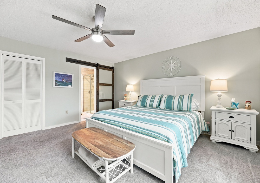 Char’s Cozy Condo | King Bedroom