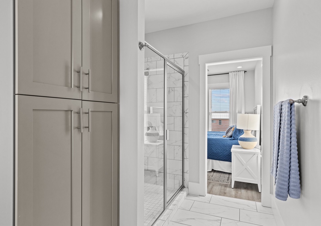 Waverlie's Watch | Bathroom