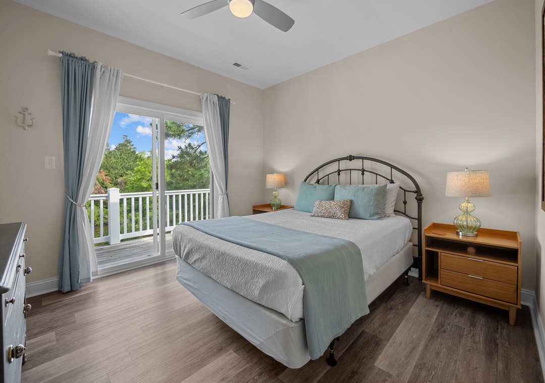 Queen Guest Room - 2nd Floor