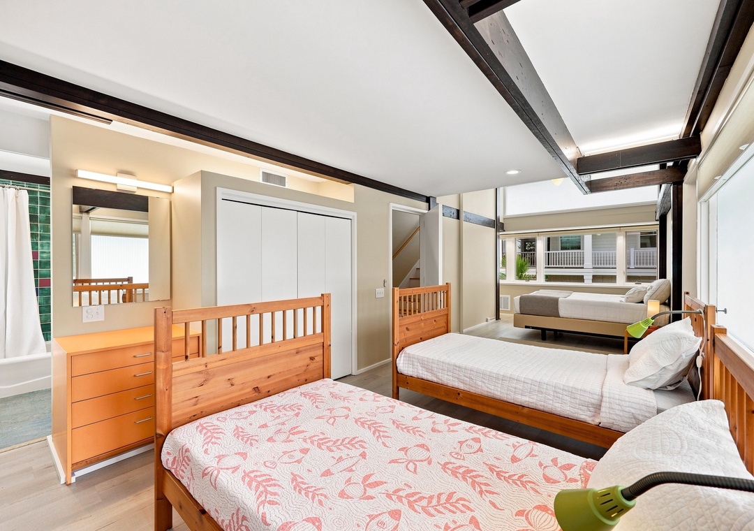 Bogue House | Bedroom with Two Twin Beds