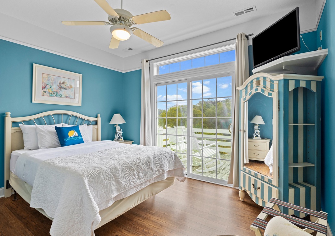 Queen Bedroom