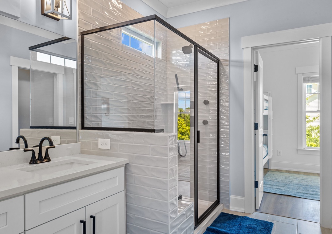 2 Full Bathroom
