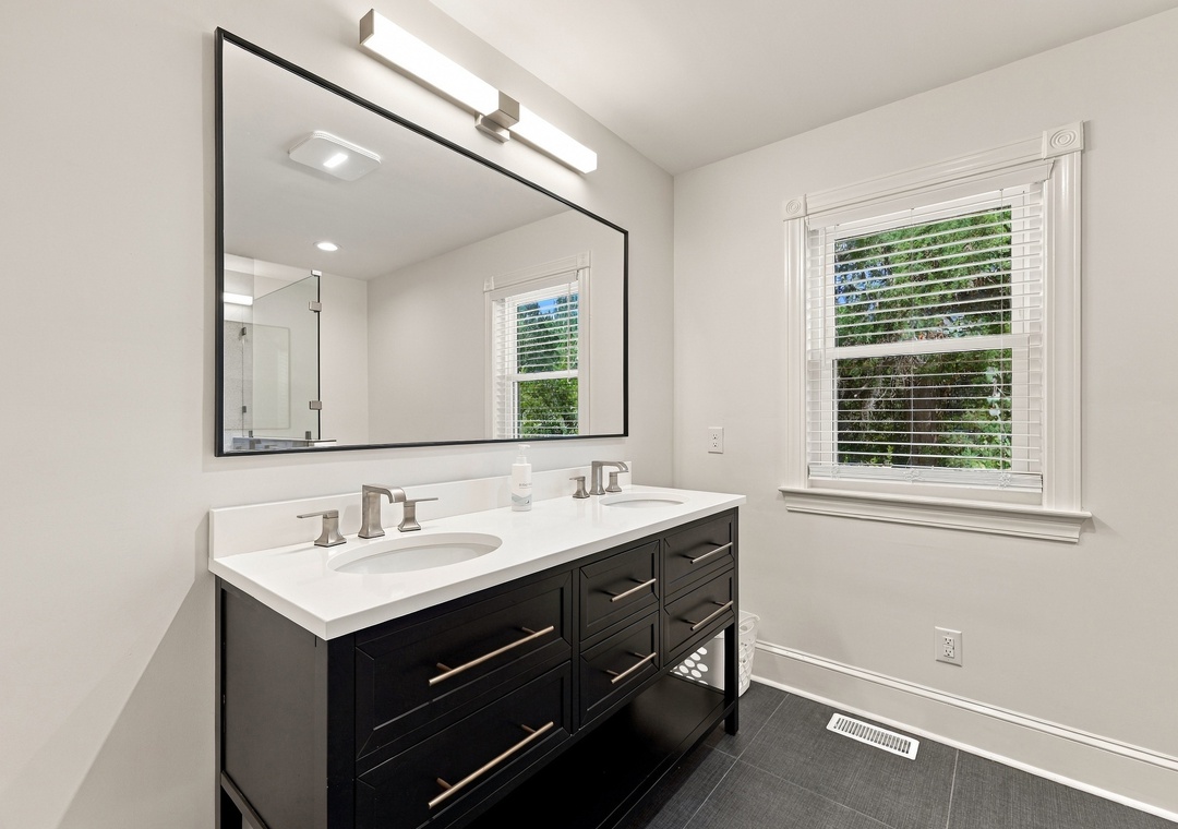 SpinAway | Ground Level Primary Bathroom