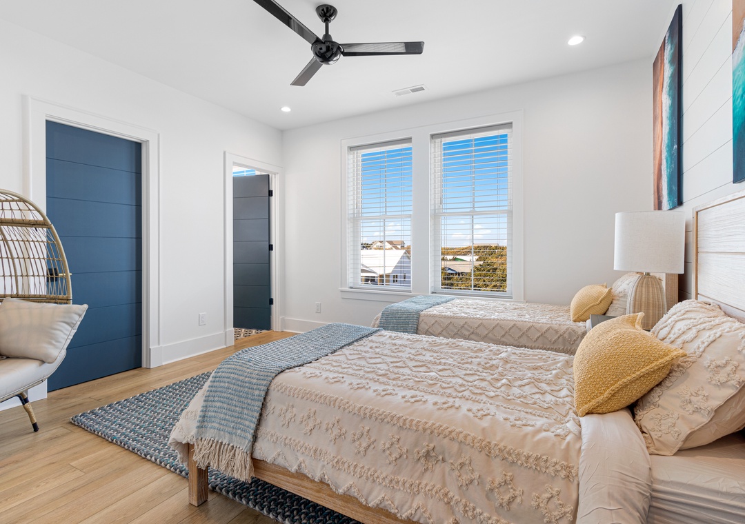 Sea Spray West | Twin Bedroom