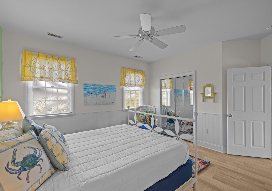 Top Floor Queen Room 1