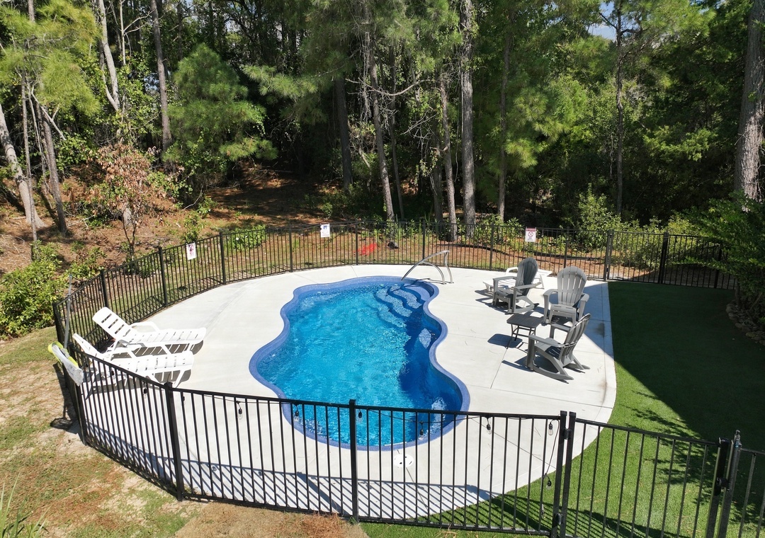 SpinAway | Private Pool