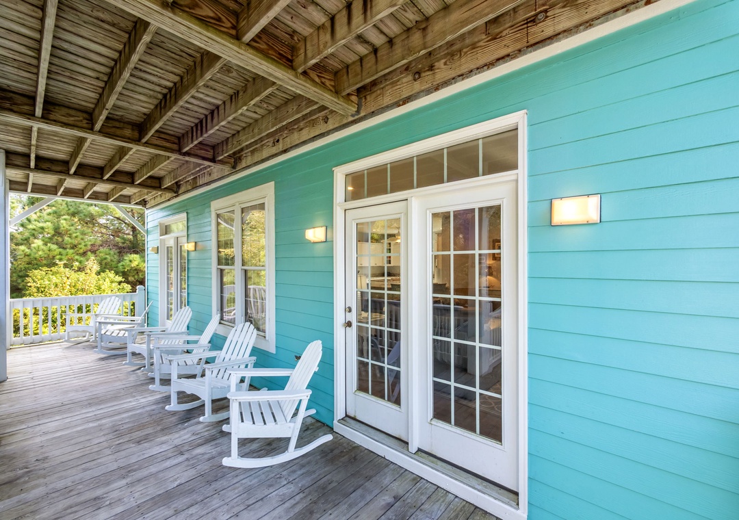 Mid-Floor Deck