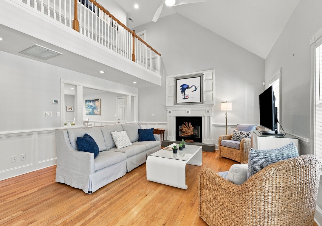 SpinAway | Ground Level Living Room