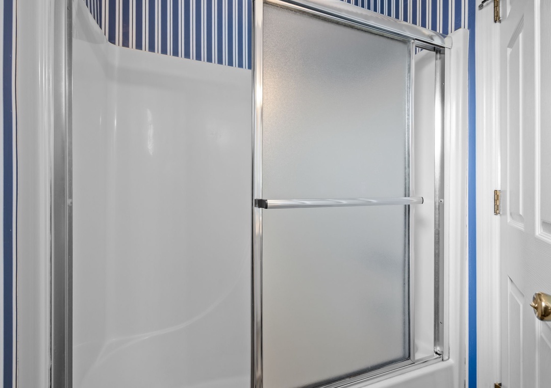 Mid-Floor Hallway Bathroom