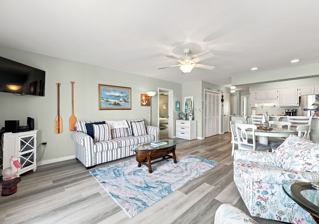 Char’s Cozy Condo | Living Area