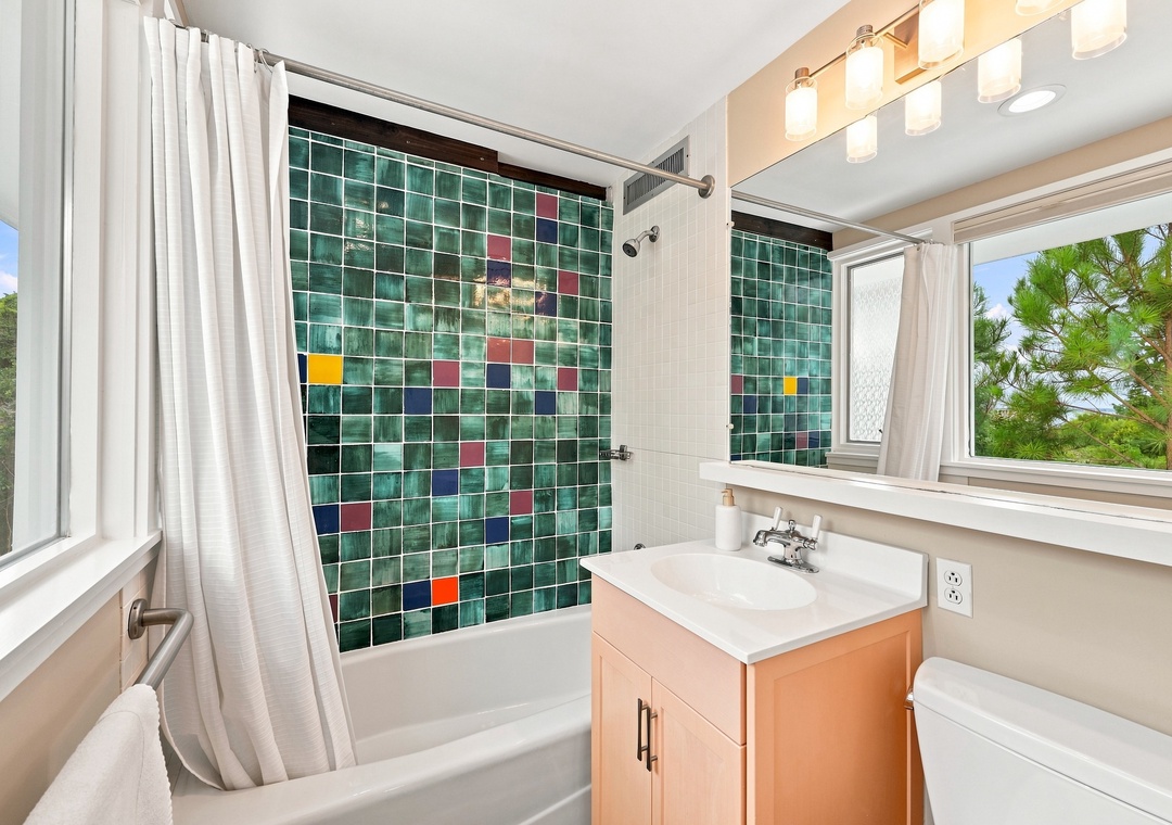 Bogue House | Bathroom with Tub and Shower