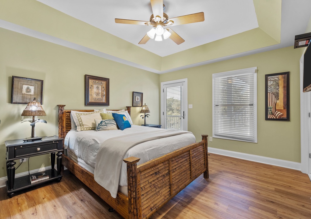Queen Bedroom