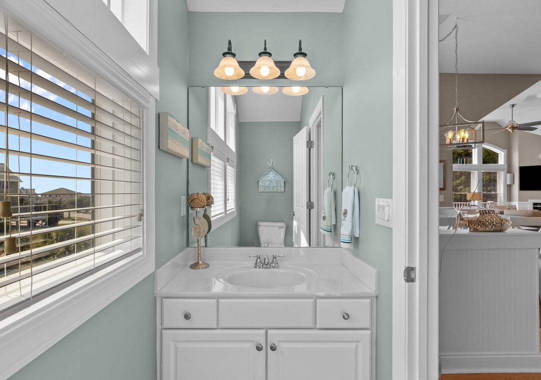 1/2 Bathroom off the Dining Room