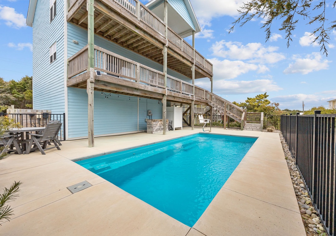 Spacious Large Private Pool