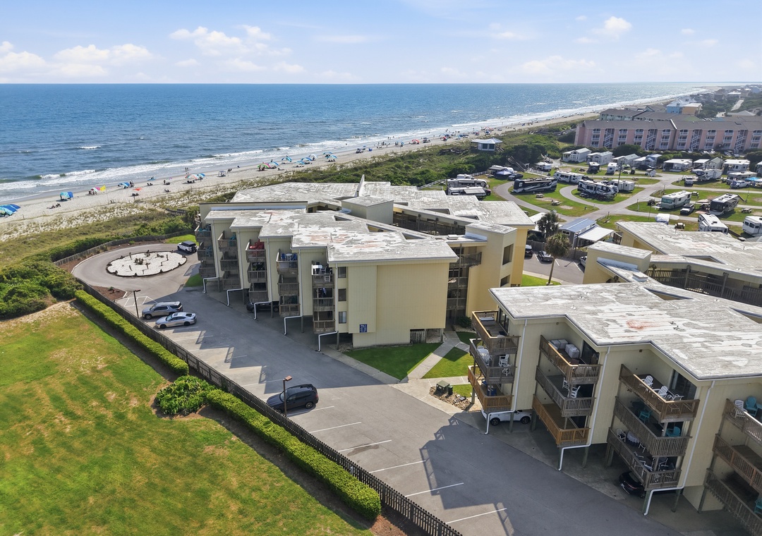 Char’s Cozy Condo | Emerald Isle Coastline