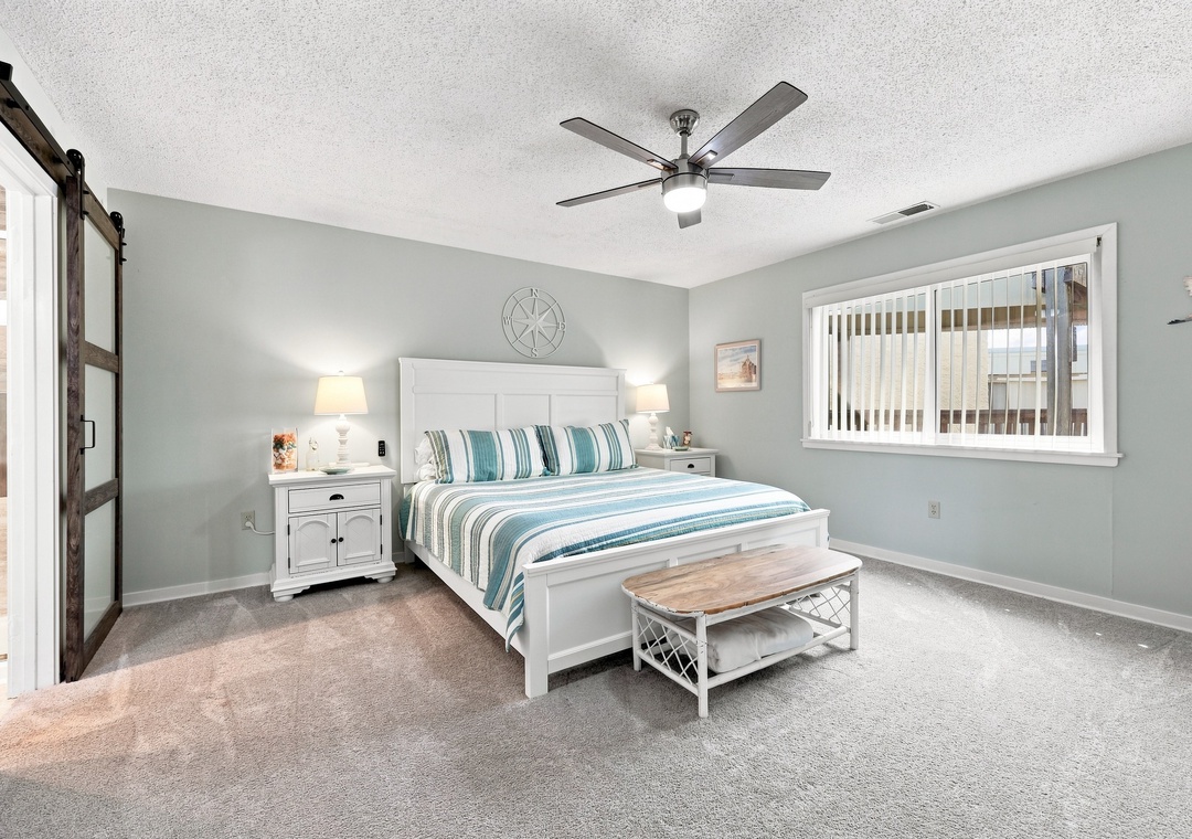Char’s Cozy Condo | King Bedroom