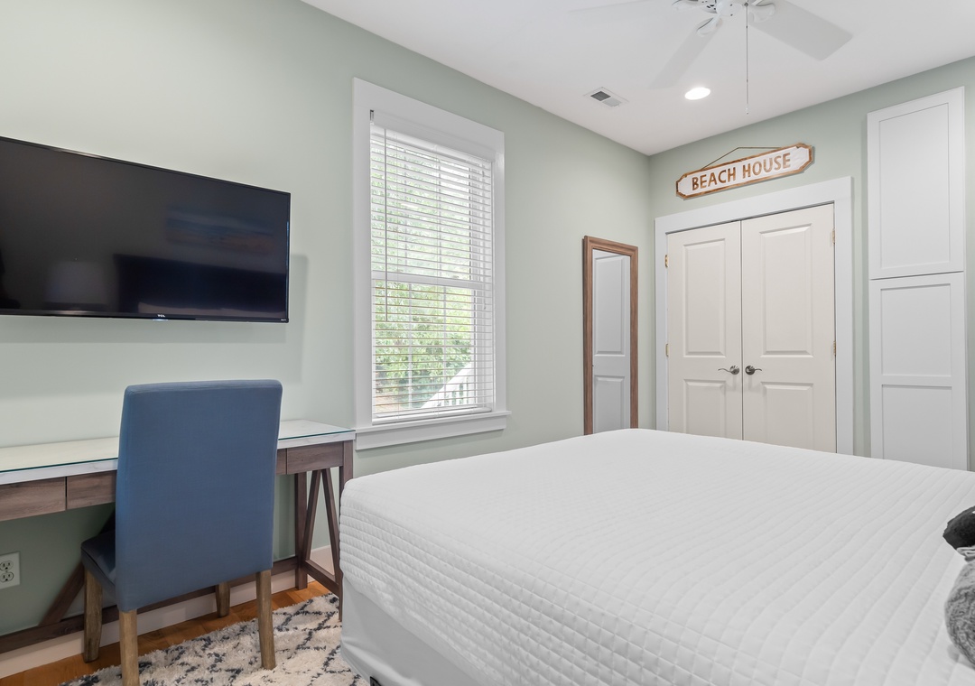 1st Floor Guest Room