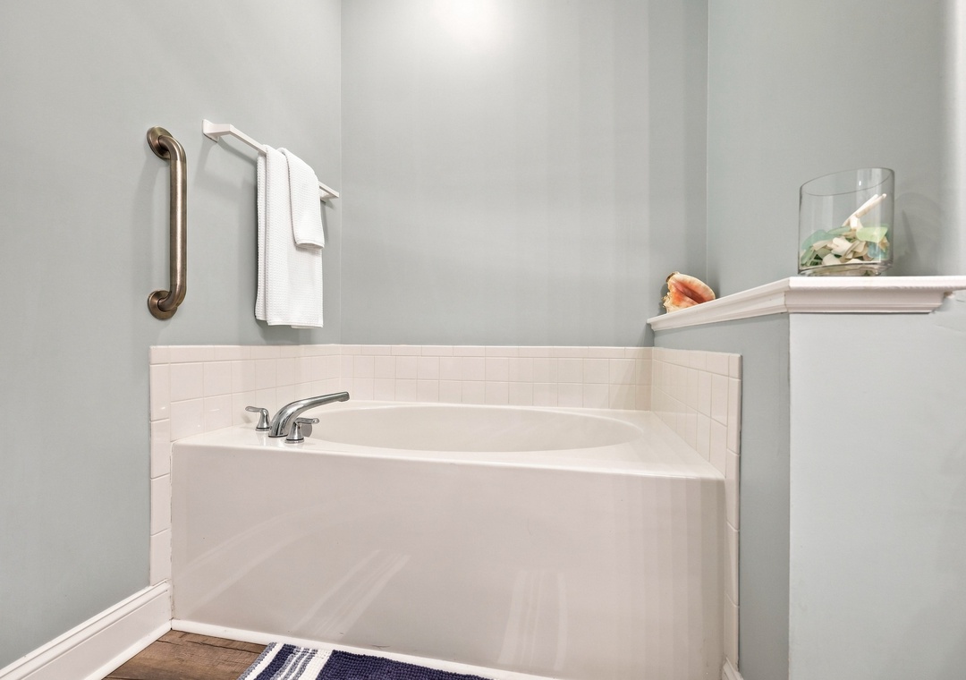 Ocean Club Oasis | Soaking Tub