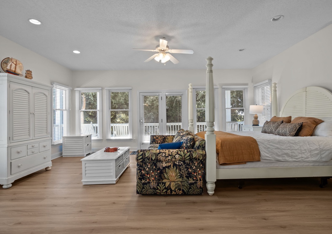 Primary King Suite (Mid-Floor)