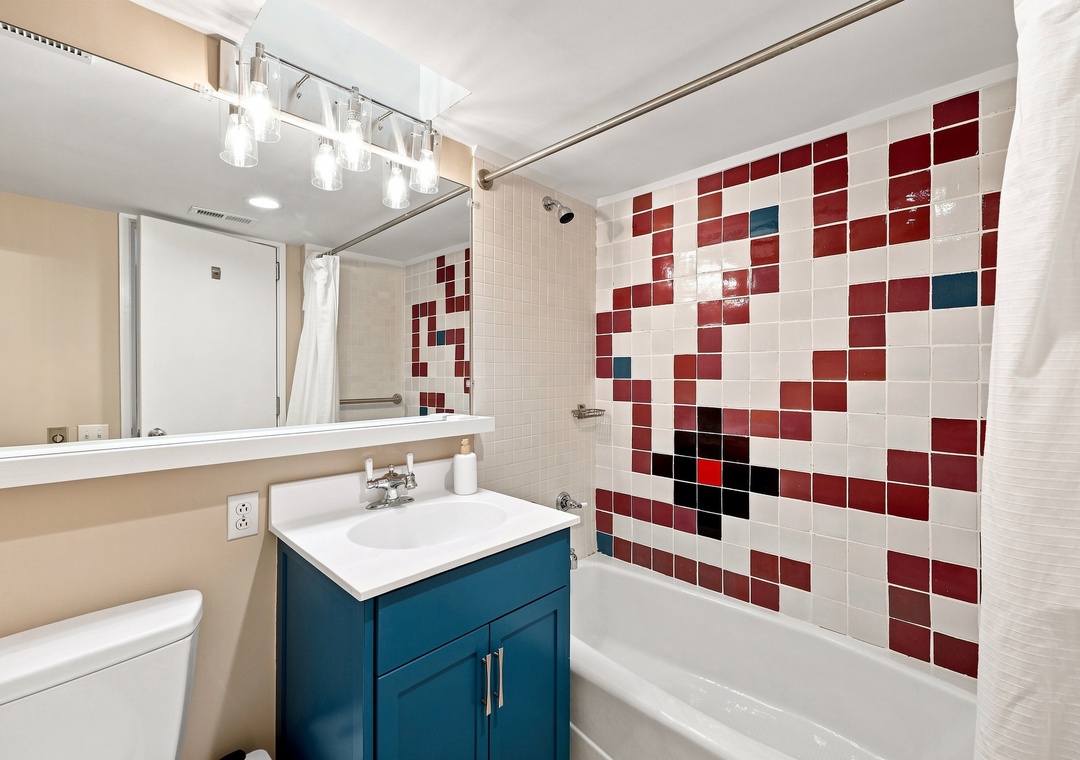 Bogue House | Bathroom with Tub and Shower