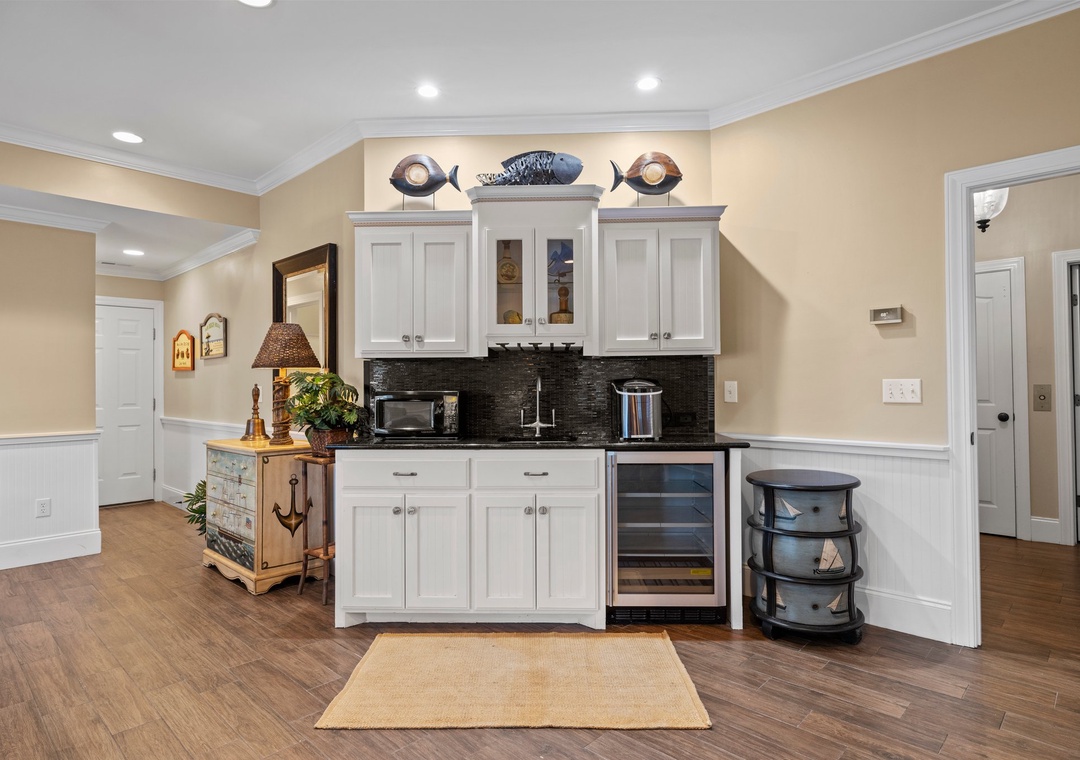 2 Wet Bar