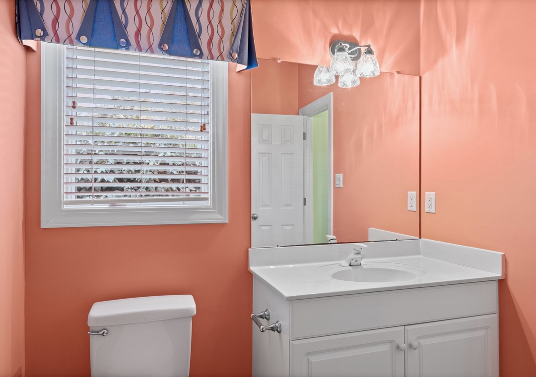 Ground Floor 1/2 Bath