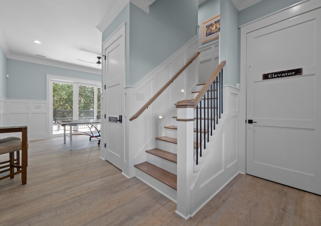 ENTRANCE STAIRS