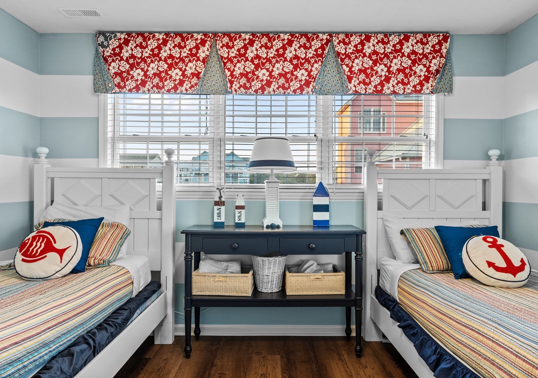 Guest room with 2 twins - 3rd level