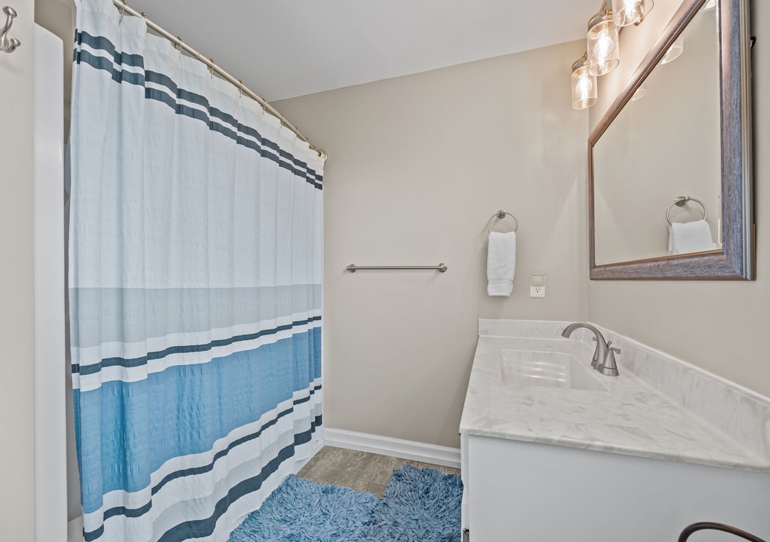 Queen Room Bathroom