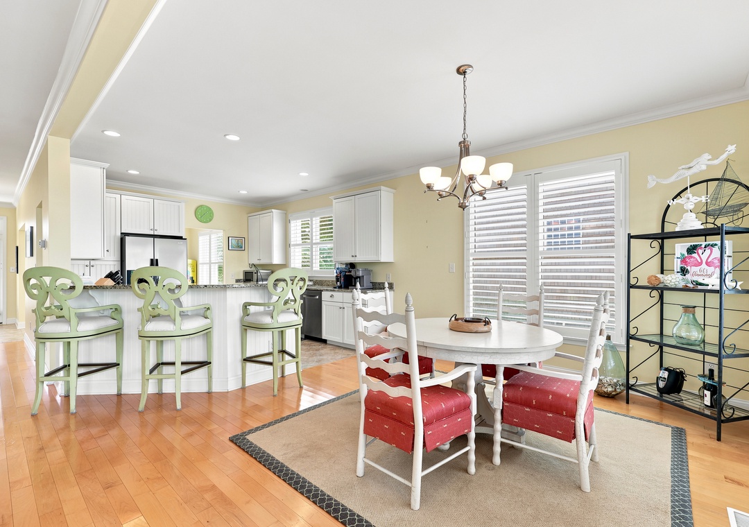 Blue Chair Stays | Kitchen and Dining Area