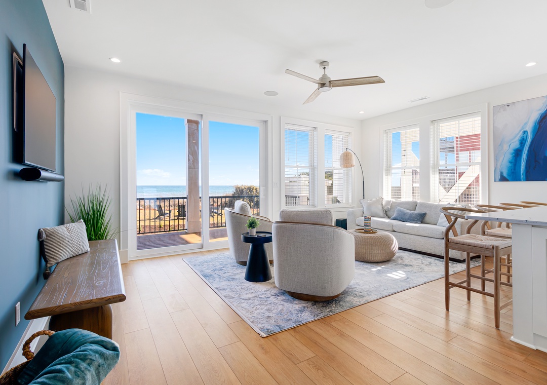 Sea Spray West | Open Living and Dining Area