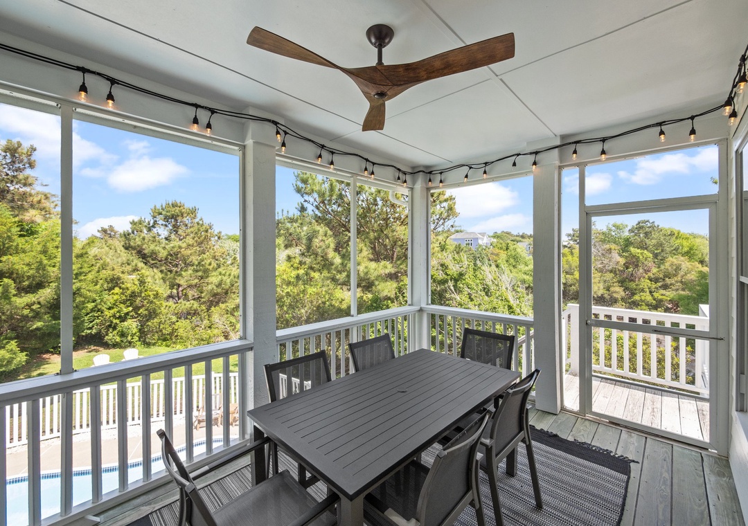 2 Screened in Porch