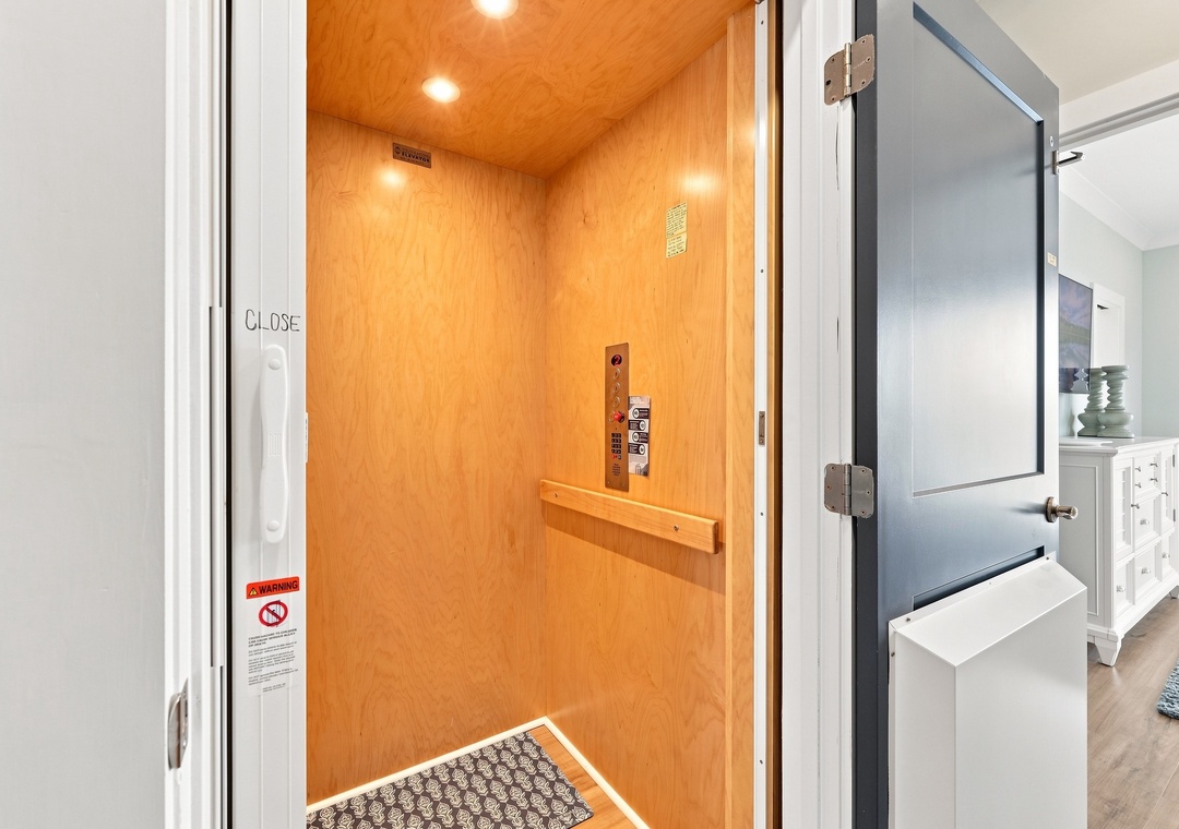 Emerality | Top Level Elevator