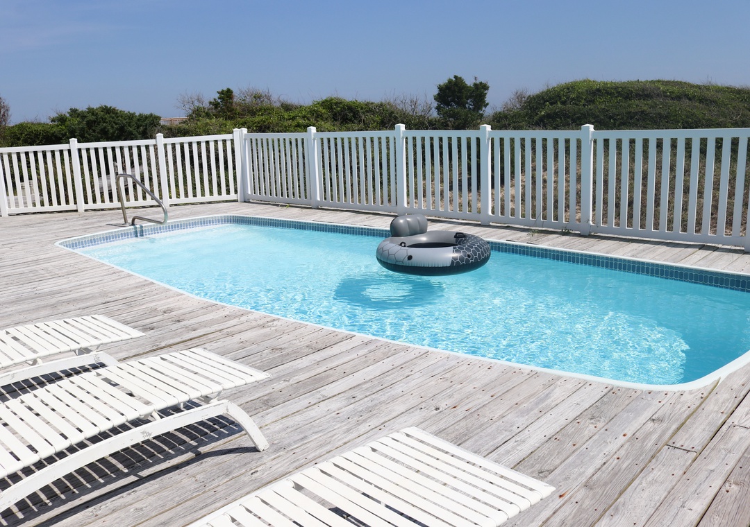 Sparkling Pool!