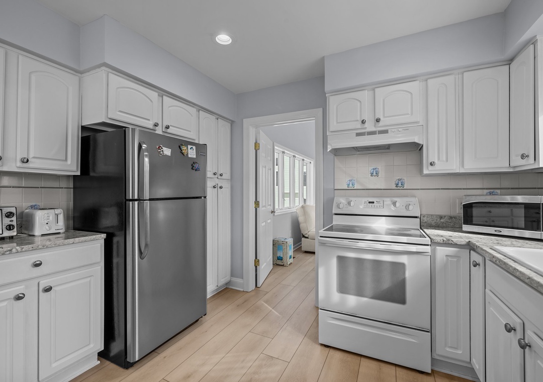 4 Kitchen