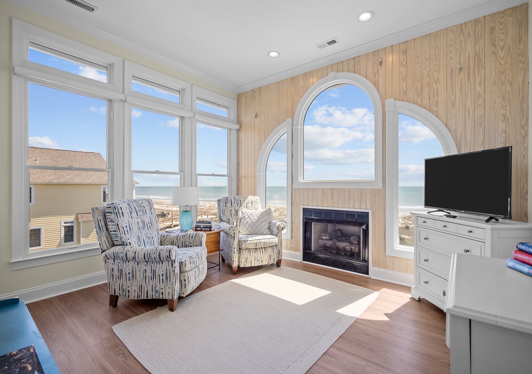 Top Floor King Bedroom Seating Area