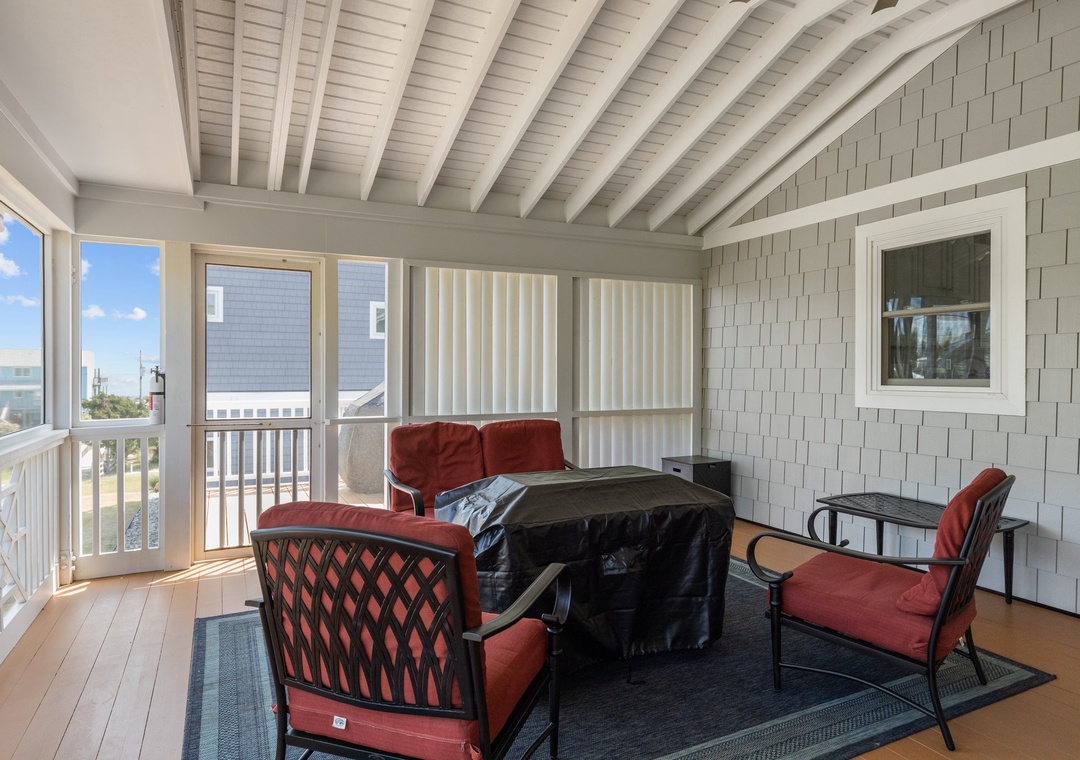 Screened in Porch with Ocean Views!